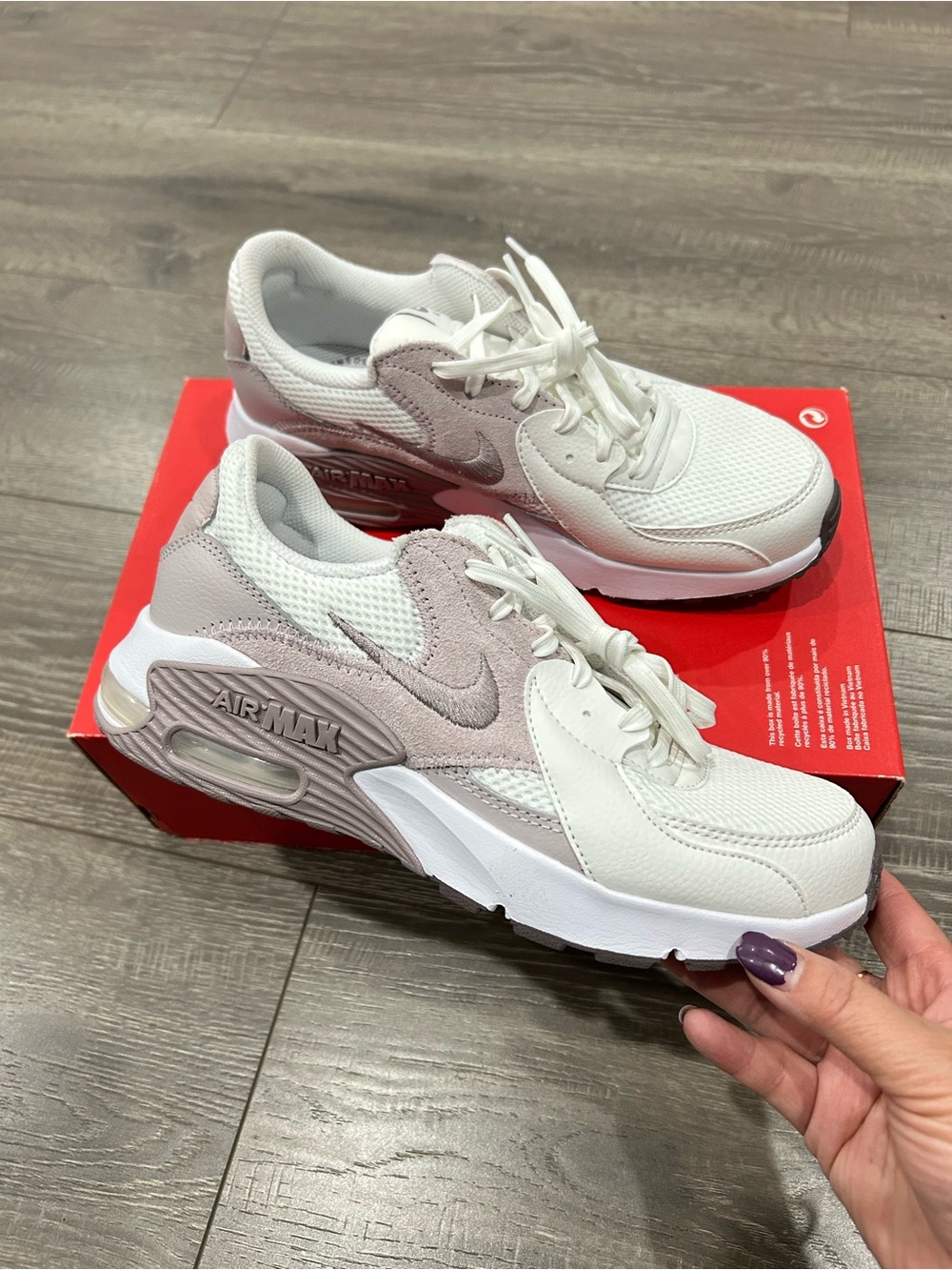 Nike Women’s Air Max excee Sneaker size 7.5